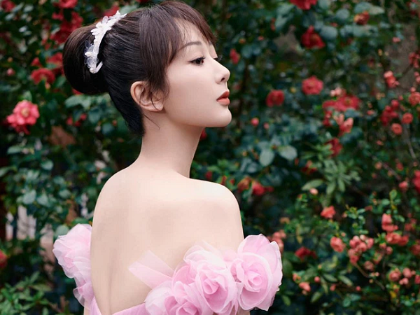 Đêm hội Weibo: Tiêu Chiến - Dương Tử là King & Queen đẹp xuất sắc, ngôi sao 'Cá mực hầm mật' đã lên đời nhan sắc