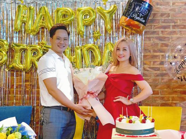 'Cô Xuyến' Về nhà đi con - Đào Hoàng Yến mừng tuổi mới hoành tráng sau khi ly hôn chồng thứ 4