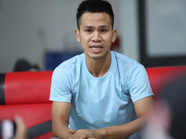 'Người hùng' Nguyễn Ngọc Mạnh giải thích thông tin anh không chạm được vào bé gái rơi từ tầng 12A