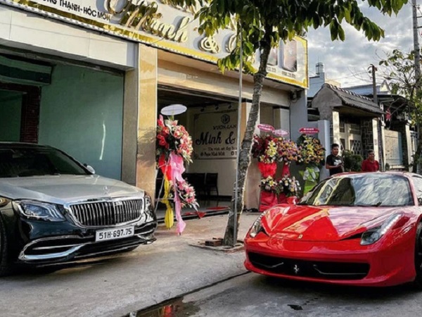 Đại gia lan đột biến 'vung tiền' mua lại Ferrari 458 Spider từng thuộc sở hữu của ông Đặng Lê Nguyên Vũ
