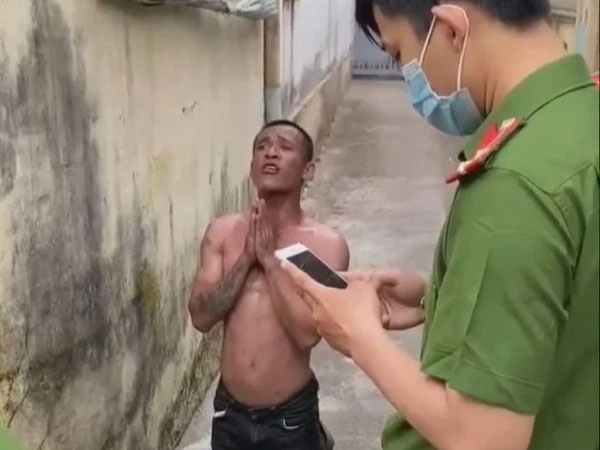 Huế: Tiết lộ bất ngờ về nam thanh niên xin công an cho ''làm phép'
