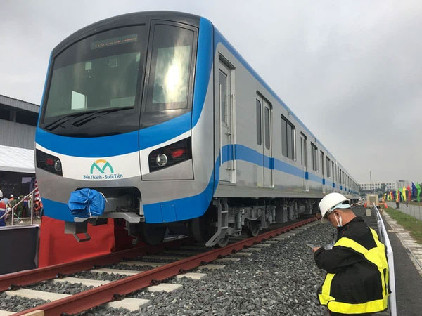 TP.HCM đề xuất lương hơn 500 triệu đồng/tháng cho chuyên gia dạy lái tàu metro