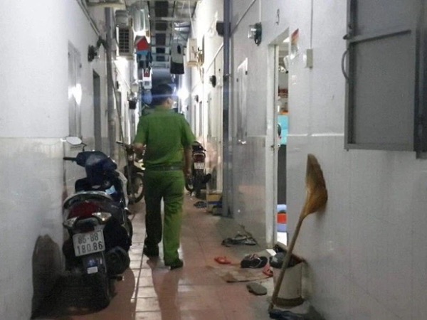 Hứng chịu đòn ghen, 3 mẹ con nằm gục trên vũng máu
