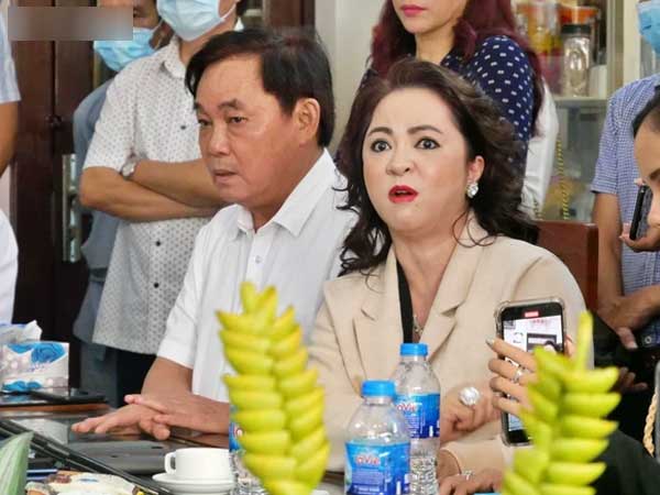 Vợ ông Dũng 'lò vôi' đanh thép đáp trả người xúc phạm mình sau vụ tố lương y Võ Hoàng Yên lừa đảo: 'Tôi oằn mình chơi cuộc chơi công lý, là phụ nữ có mấy ai như tôi?'
