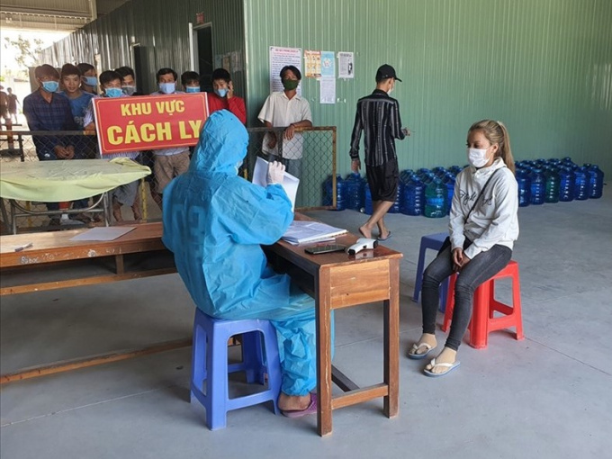 Kiên Giang: Người dân lại ồ ạt nhập cảnh về nước khi dịch bệnh bùng phát tại Campuchia