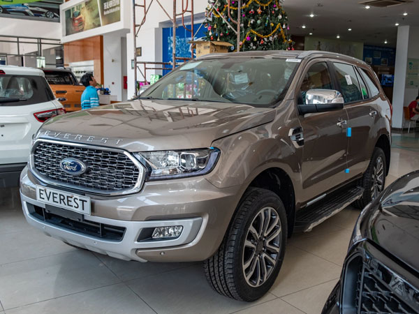 Đại lý xả kho Ford Everest phiên bản mới: Giảm kỷ lục 100 triệu đồng dù mới bán vài tháng tại Việt Nam