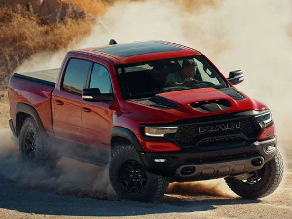 Động cơ 'trâu bò' nhất làng bán tải, tân binh trên cơ cả Ford F-150 Raptor có gì?