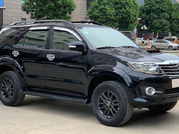 Có nên mua 'thánh lật' Toyota Fortuner đời 2015?