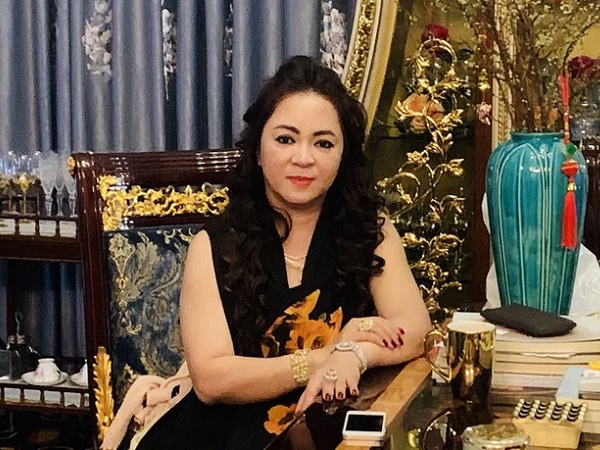 Bà Nguyễn Phương Hằng: 'Ông Võ Hoàng Yên xin chúng tôi bỏ qua và hoàn tiền trả lại, nói sẽ lên núi sống và tu hành'