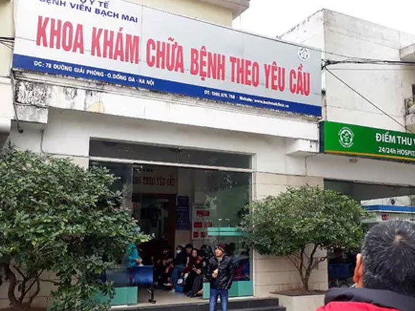 Từ 1/4, khám giáo sư ở Bệnh viện Bạch Mai 550.000 đồng/lượt, giường cao nhất 3,3 triệu/người