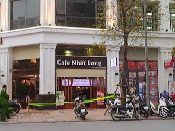 Hà Nội: Người đàn ông đang uống cà phê thì đi lên tầng 5 rồi nhảy xuống
