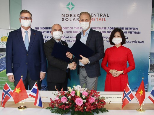 Ông chủ Thái lắp điện mặt trời trên 60.000 m2 mái đại siêu thị GO!