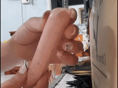 Cảnh báo xúc xích có bọc ny-lông trá hình, cô gái bị dân mạng chê 'không đọc kỹ hướng dẫn'
