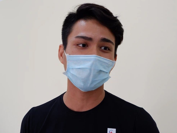Nam tiếp viên hàng không bay từ TP.HCM ra Hà Nội đăng ký tiêm thử nghiệm vaccine Covid-19 'made in Vietnam'