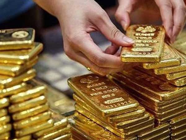 Chênh lệch giá vàng trong nước và thế giới lên mức kỷ lục mới gần 9 triệu đồng/lượng