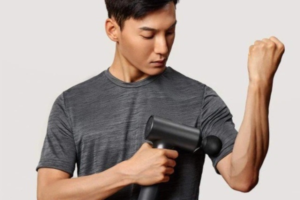 Xiaomi ra mắt súng massage MIJIA Faschia: Động cơ mạnh mẽ, độ ồn thấp, pin trâu, 3 đầu massage, giá 77 USD