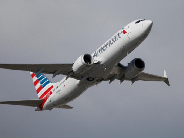 Boeing 737 MAX hỏng động cơ giữa trời