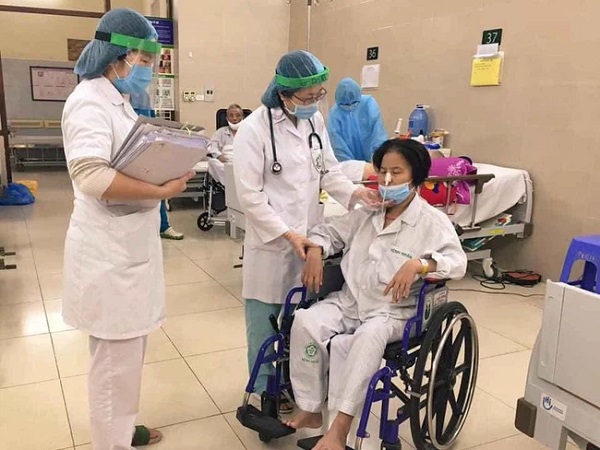 Bộ Y tế 'tuýt còi', yêu cầu Bệnh viện Bạch Mai không được tăng giá khám chữa bệnh