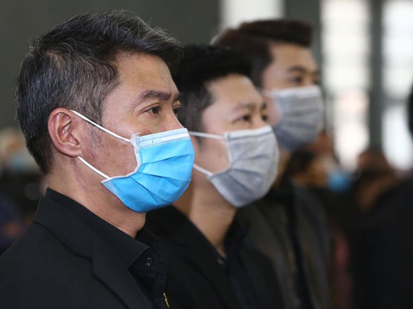 Chí Trung, Công Lý và nhiều nghệ sĩ tiễn NSND Trần Hạnh lần cuối