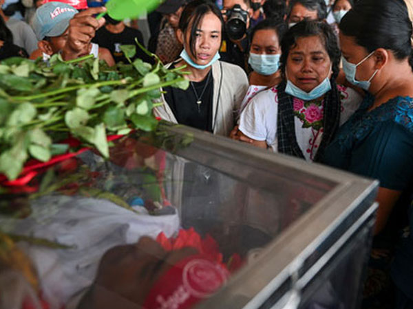 Myanmar tiếp tục sôi sục