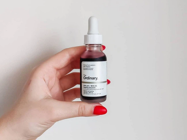 Bác sĩ review chân thực 4 món skincare chị em cứ kháo nhau dùng bấy lâu nay: Liệu có tốt như lời đồn?