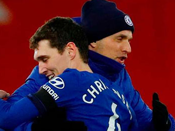Chelsea lo mất Christensen bởi những ánh mắt dòm ngó