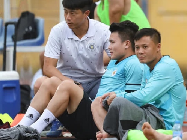 Quang Hải dính chấn thương dây chằng đầu gối, bỏ ngỏ khả năng ra sân ngày V.League trở lại