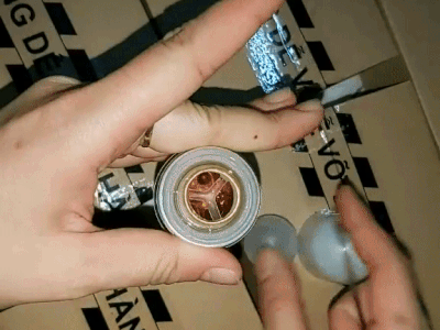 Lời đồn nhảm nhí nhất MXH hôm nay: Trong chai lăn nách có vàng