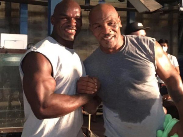 Sức mạnh khủng khiếp của võ sĩ đệ nhất Hồng Kông, có ngoại hình giống hệt Mike Tyson