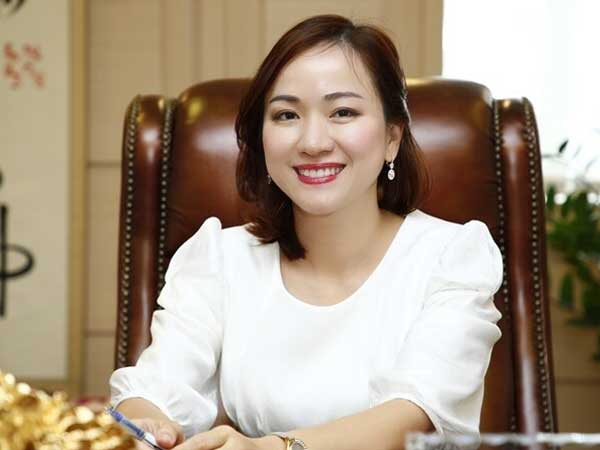 Gương mặt ái nữ xinh đẹp con đại gia bậc nhất Việt Nam