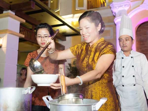 Bà chủ Quán ăn Ngon: 'Coi khách hàng là thượng đế - vì tiền phải chiều, là quan điểm cổ rồi'