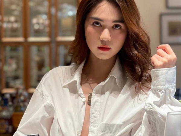 Khoe ảnh sexy nhưng lại bị soi vòng 1 'bốc hơi', Ngọc Trinh ngay lập tức lên tiếng giải đáp