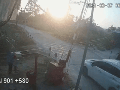 Tàu hỏa tông ôtô ở Quảng Ngãi: Công an làm việc với nhân viên gác chắn