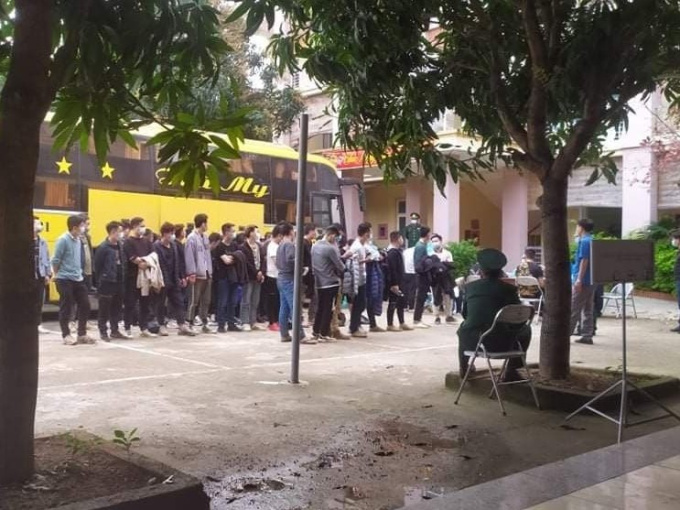 Phát hiện xe khách chở hơn 50 người Trung Quốc nhập cảnh trái phép