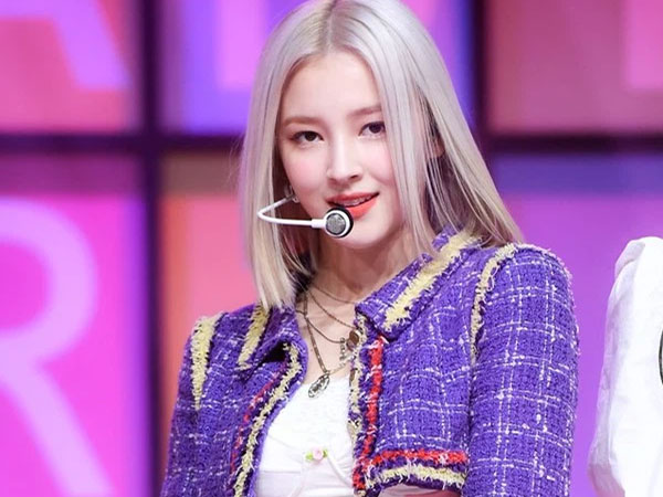Cảnh sát tìm ra kẻ chụp lén ảnh nhạy cảm của nữ idol Nancy (MOMOLAND) ở AAA Việt Nam, phát hiện hành vi giao dịch tiền bạc