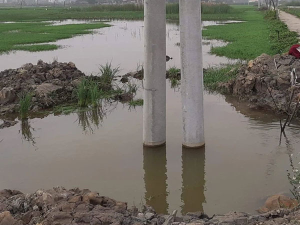 Công an vào cuộc vụ 2 anh em tử vong thương tâm dưới hố chôn cột điện