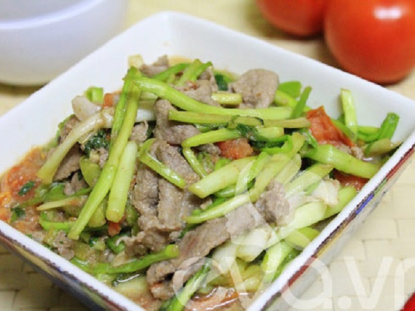 Rau cần đang ngon rẻ nhưng nếu thuộc 1 trong 3 nhóm người sau đây nhất định không nên ăn
