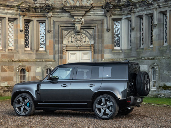 Land Rover Defender giành giải Mẫu xe phụ nữ yêu thích nhất thế giới năm 2021