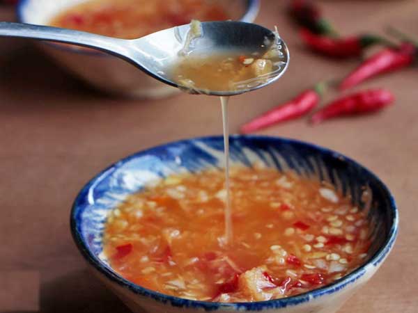 Những sai lầm khi sử dụng nước mắm mà người Việt cần bỏ ngay kẻo vô tình khiến chúng mất dinh dưỡng, thậm chí gây hại sức khỏe