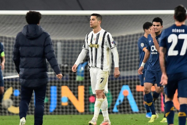 Pirlo ám chỉ việc Ronaldo mắc lỗi khiến Juventus nhận bàn thua quyết định