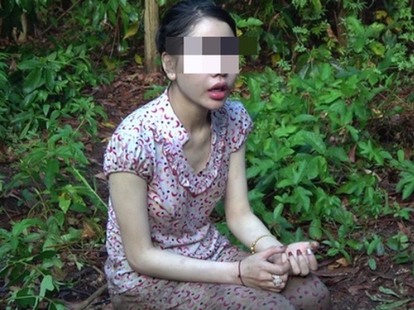 CLIP: Bắt giữ nhiều 'hot girl' đi ôtô sang trọng từ TP HCM về Tiền Giang đánh bạc