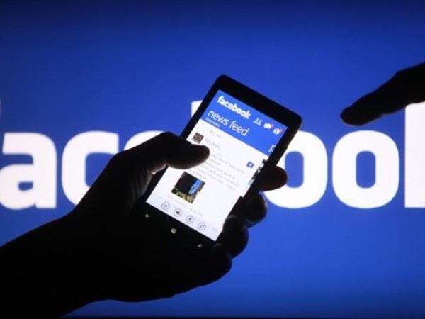 Khởi tố Facebooker livestream nói xấu chính quyền
