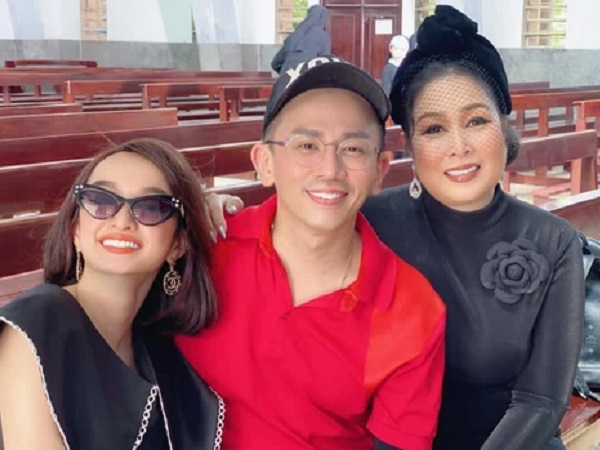 NS Hồng Vân kể những ngày làm việc cuối đời của chuyên gia make up Minh Lộc, xót xa chi tiết liên quan đến mẹ ruột