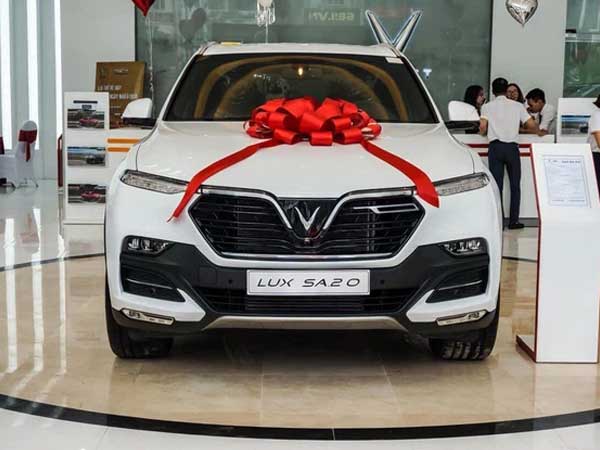 Giá voucher VinFast 'chợ xám' chạm đáy, người mua Lux SA2.0 gần như được cho không 200 triệu đồng