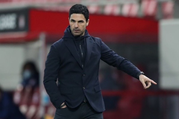 Hàng thủ Arsenal liên tục sai lầm, HLV Arteta tuyên bố không đổi cách chơi