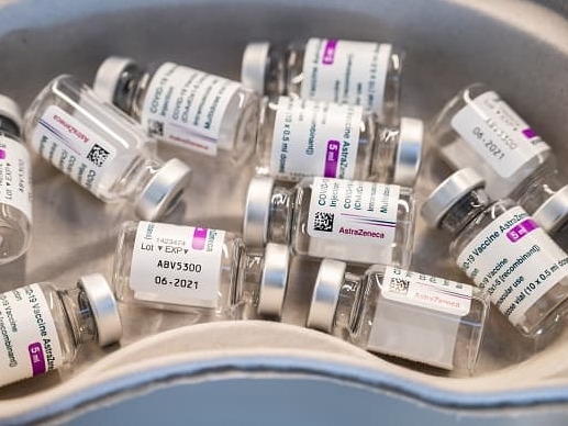 Thái Lan dừng tiêm vaccine Covid-19 của AstraZeneca