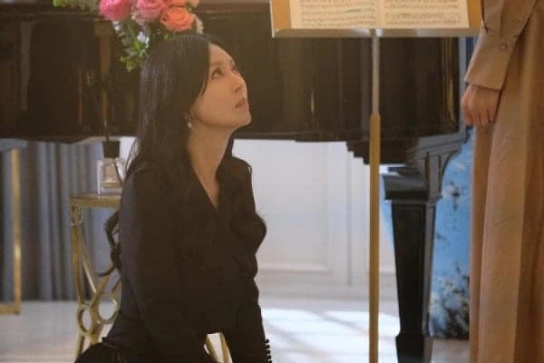 Cuộc chiến thượng lưu tập 7: Seo Jin hèn hạ quỳ gối xin Oh Yoon Hee tha thứ, sắp giở trò giết chết mẹ Ro Na?