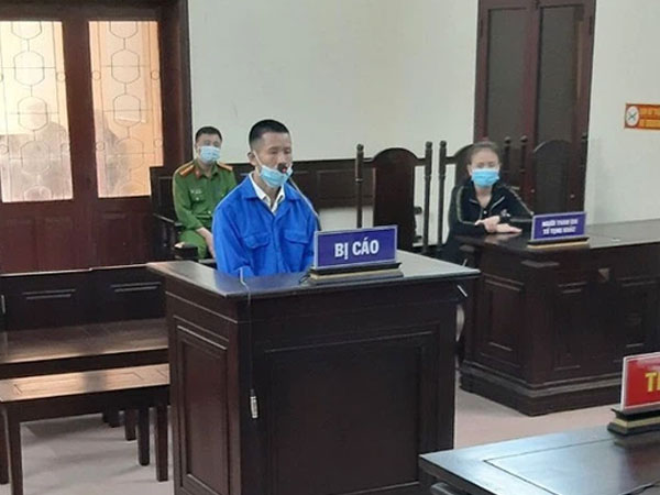 Trưởng thôn ở huyện Ninh Giang bị phạt 12 tháng tù vì dâm ô bé gái thiểu năng