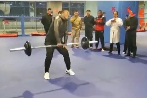 'Vua Thái Cực Quyền' đã đạt cảnh giới thượng thừa, dễ dàng hạ đối thủ bằng một tay?