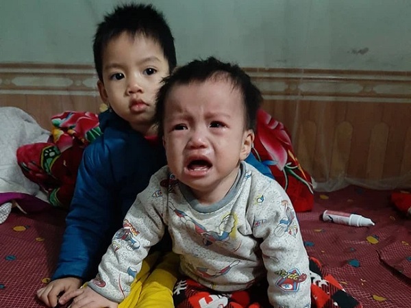 Người mẹ nghèo tuyệt vọng cầu cứu sự giúp đỡ để duy trì sự sống cho 2 đứa con cùng mắc một căn bệnh hiểm nghèo